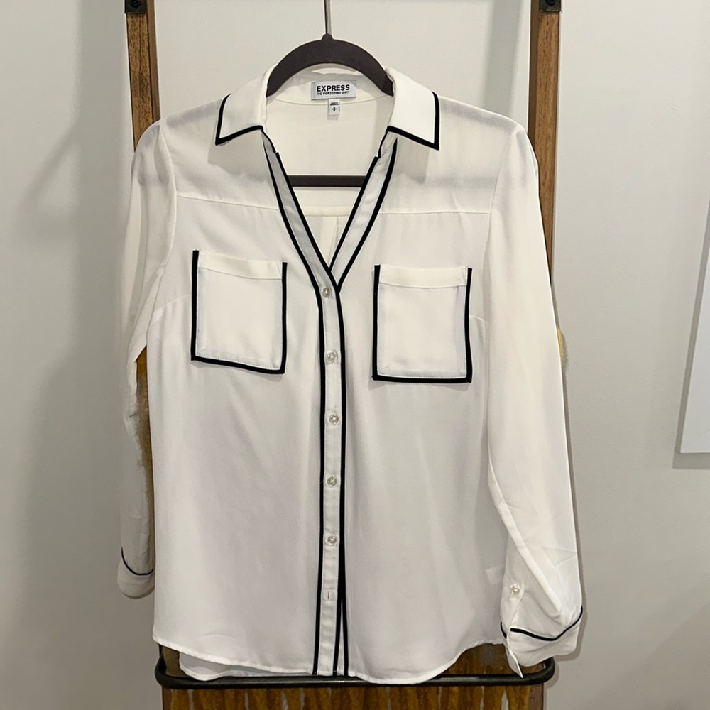 Express button down blouse!!!!✨✨